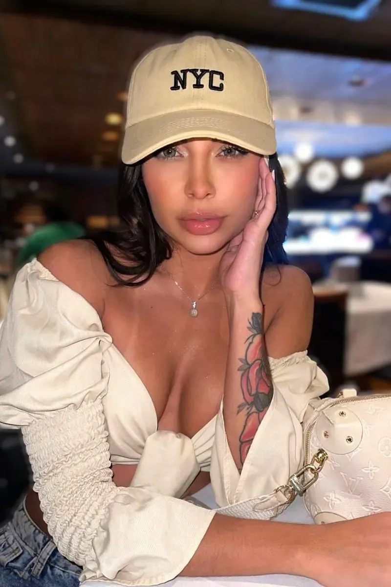 Beautiful escort Ninna in Finchley, London. Premium experience